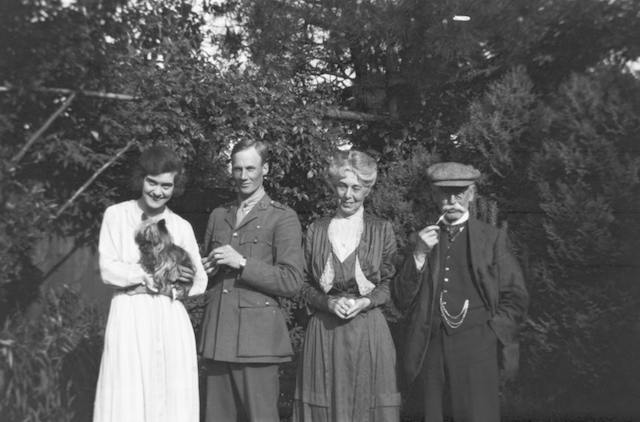 From left to right, Dorrie Nossiter, Fiancé (Unknown), Charlotte Nossiter and William Gough.